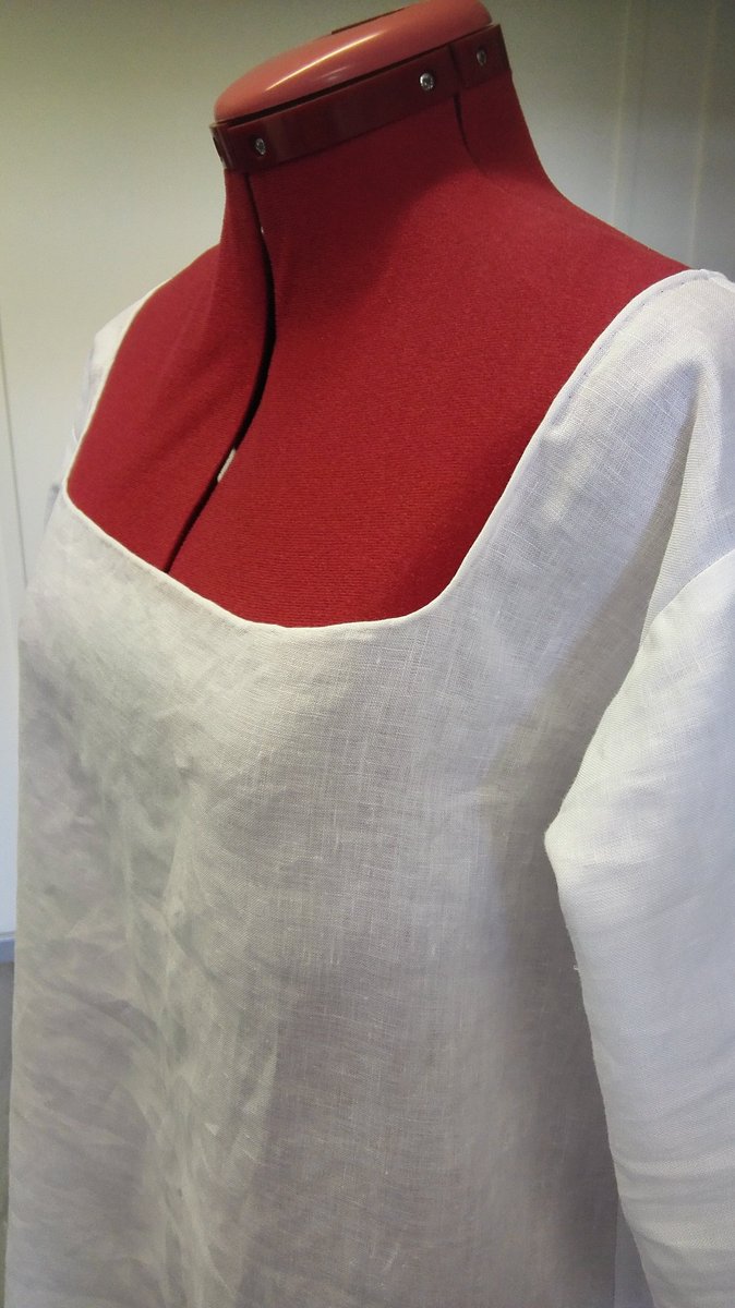 First layer of my Georgian costume - a linen shift. Only ever embroidered on linen before but it is a joy to sew! The hand rolled neckline was really satisfying - I am converted! @FolkTransport #linen #Georgiancostume