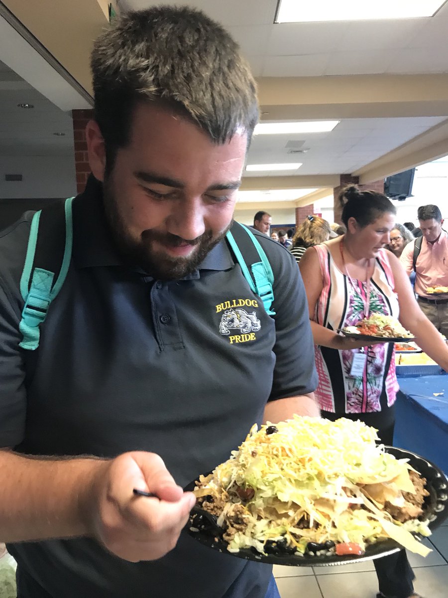 ehwils2's tweet photo. Looks like someone likes salsaritas. Hopefully he saved some for the rest 😋😋 #elevateSCPS @SMSSpotsylvania https://t.co/kwdd2WNpXC