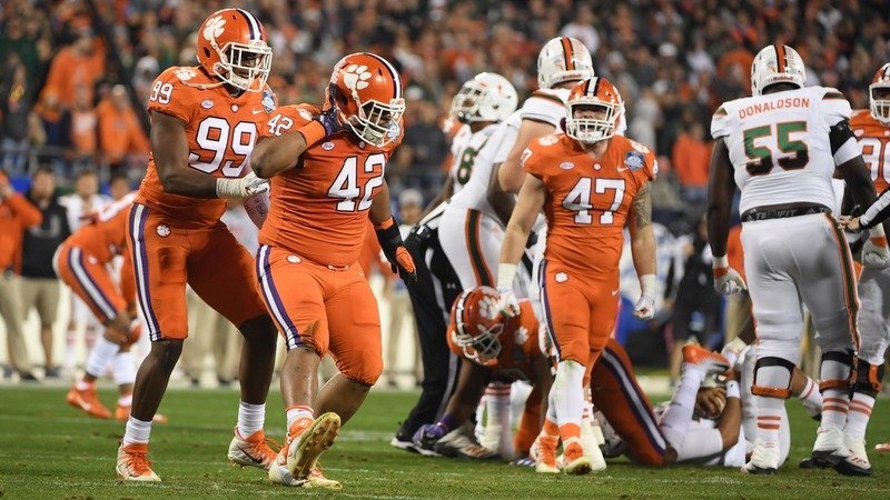 ClemsonTigerNet's tweet image. #Clemson matches best-ever preseason ranking with Coaches Poll: bit.ly/2OC32cg