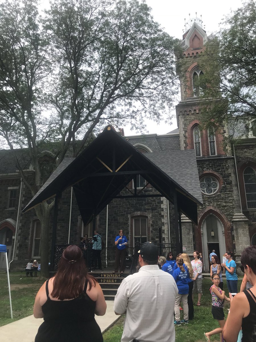 STTAC_NY's tweet image. We stopped by #wisnermarket to join the @ChemungHealth in celebrating local breast feeding friendly businesses! #BreastMilkBestMilk