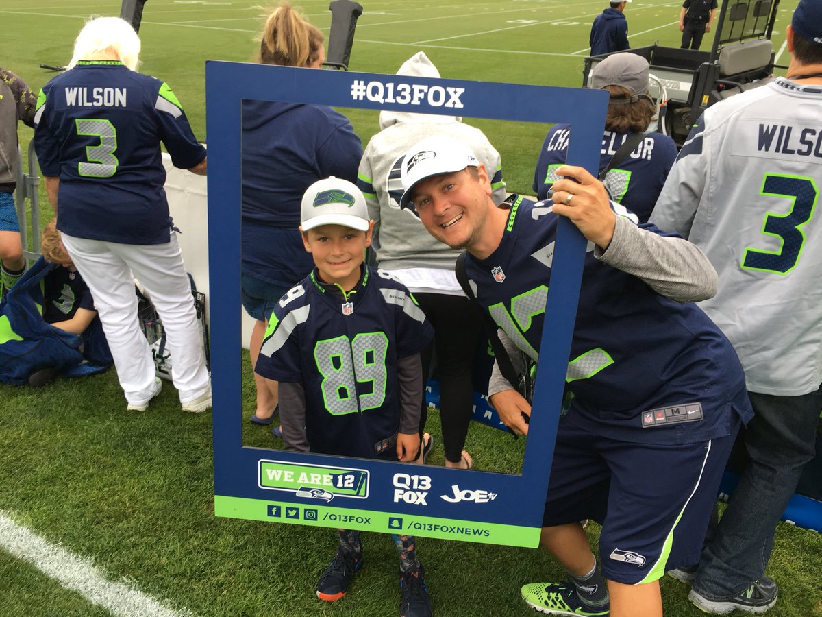 Q13 FOX Seattle tweet media