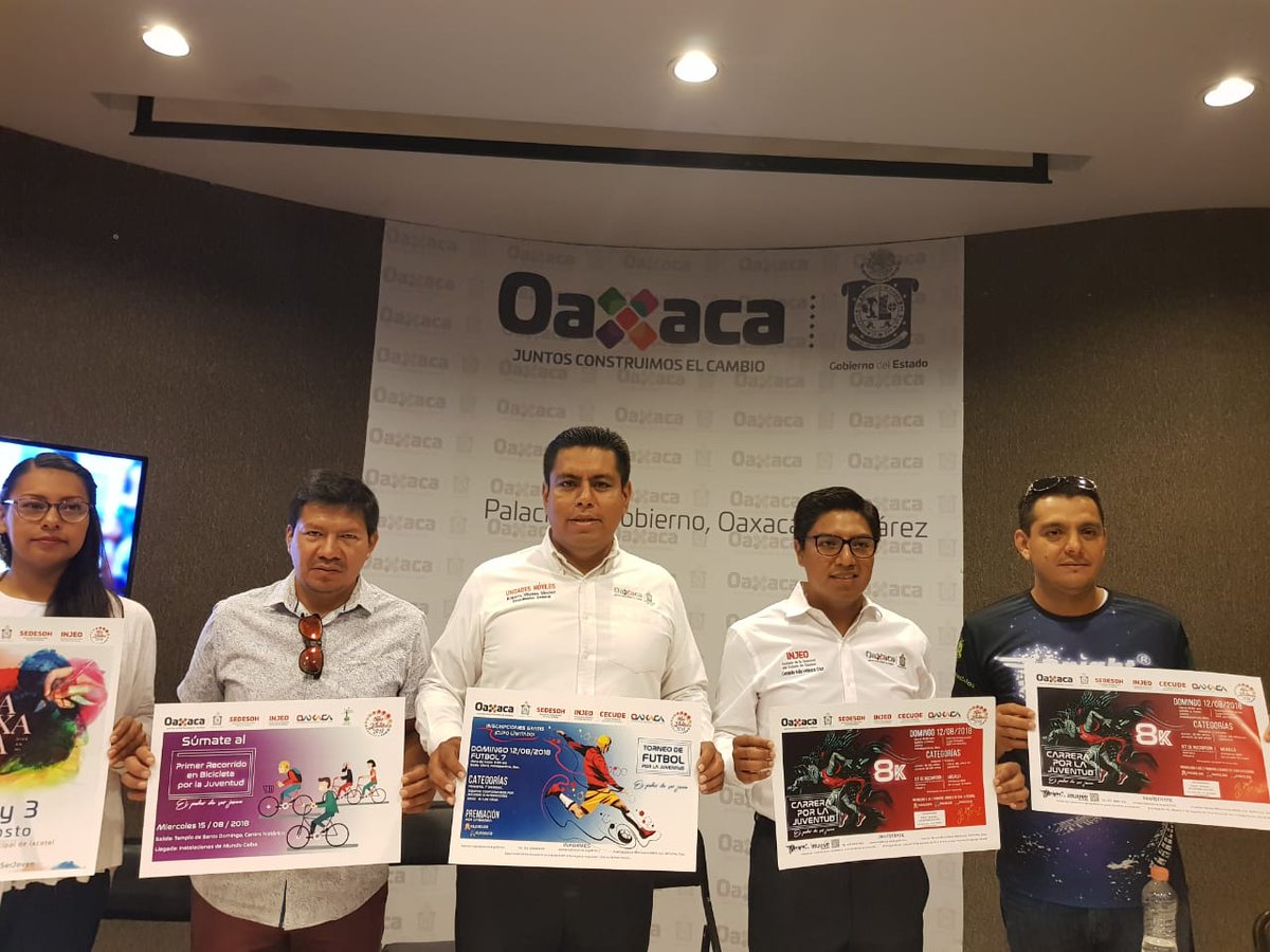 UM_oaxaca's tweet image. En representación de la Mtra. @Yola_MartinezL titular de la @SEDESOH_GobOax acudios a la presentación del calendario de actividades que realizará el @Injeo_GobOax con motivo del Mes de la Juventud 2018.
#ElPoderdeSerJoven
#JuntosConstruimosElCambio