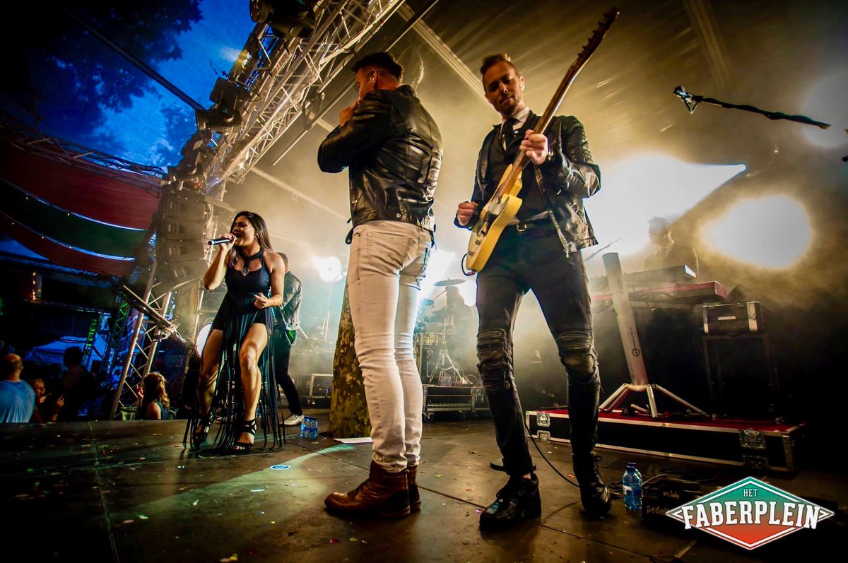 ArtistCapitol's tweet image. Het Faberplein ging helemaal los tijdens de #vierdaagsefeesten in Nijmegen. Het event vloog voorbij, maar gelukkig hebben we de foto’s nog… bit.ly/4daagsefeesten

#astridkunst #popgunnn #therichandfamous #onine