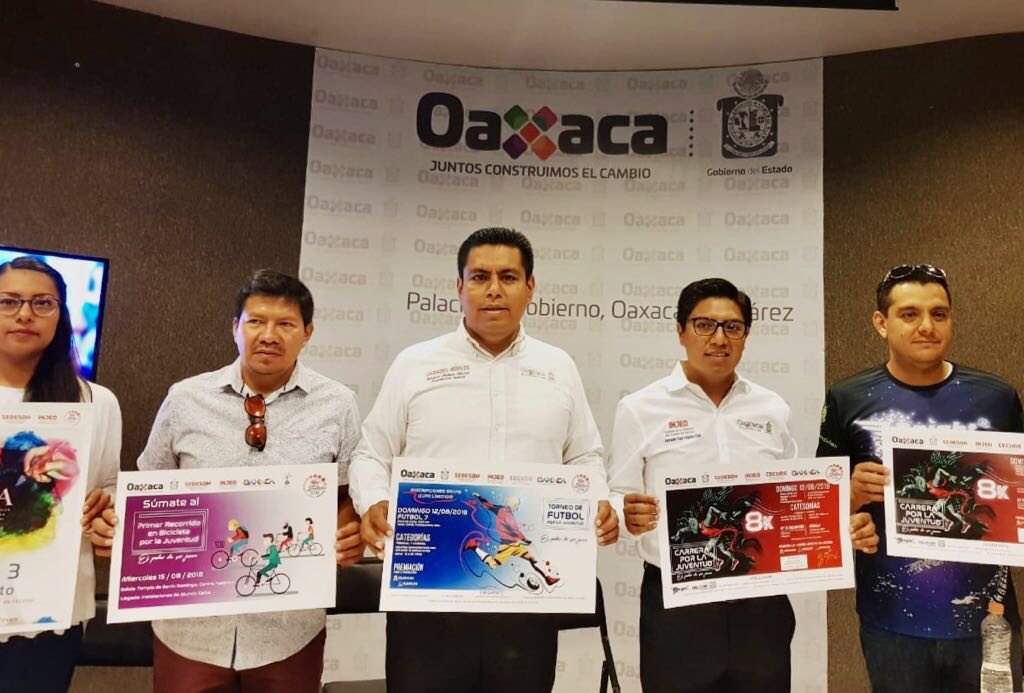 SEBIENTI_GobOax's tweet image. El coordinador de las @UM_Sedesoh, @RVillalana, acudió en representación de nuestra titular @Yola_MartinezL, al anuncio de las actividades del #MesDeLaJuventud que organiza el @Injeo_GobOax.
#JuntosConstruimosElCambio