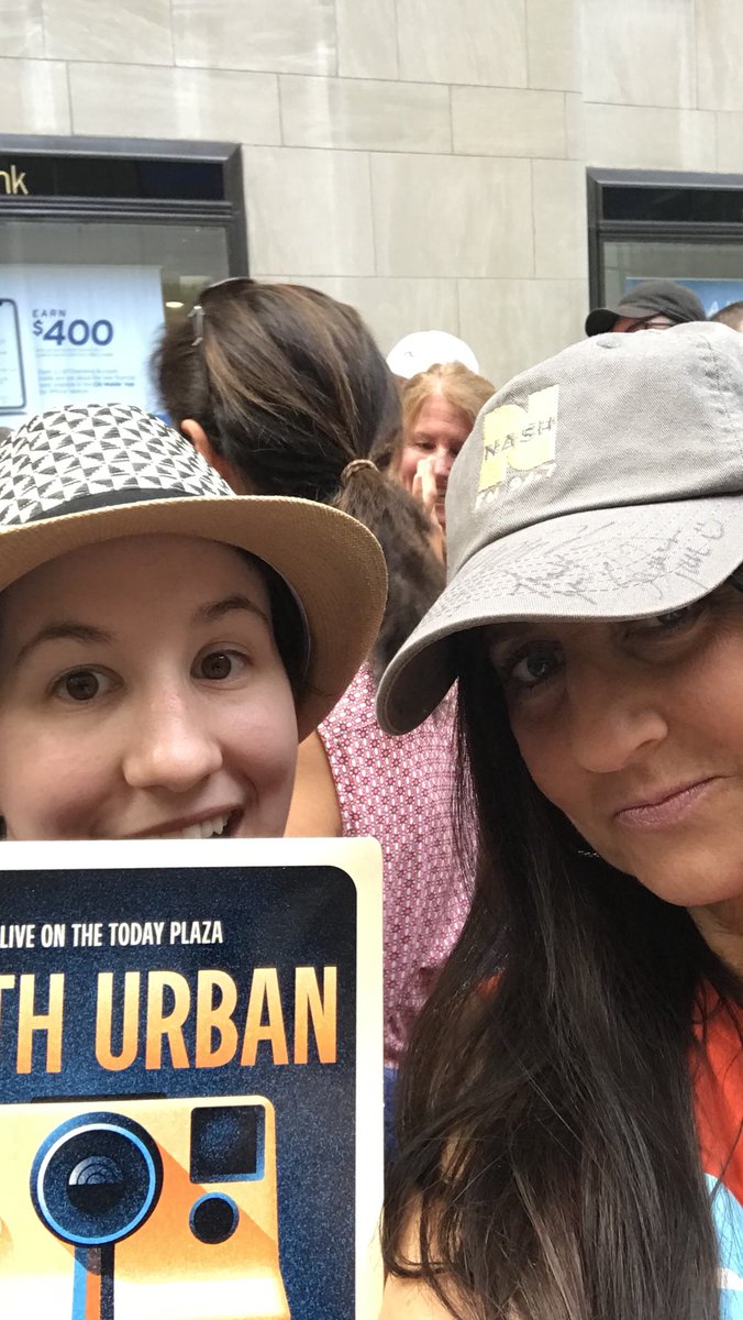 Denise8462's tweet photo. Reppin my @NASHFM947NY hat @TODAYshow for the one and only @KeithUrban .....had a great time ... worth the early 5am online with @YankeeStephy ....#ThankYouThursday @heykatieneal @JesseAddy @thekellyford @TyKellyandChuck @blairgarner @DJ_Shawn_Parr ✌️✌️✌️✌️#KeithToday https://t.co/wcZF5UEmiN