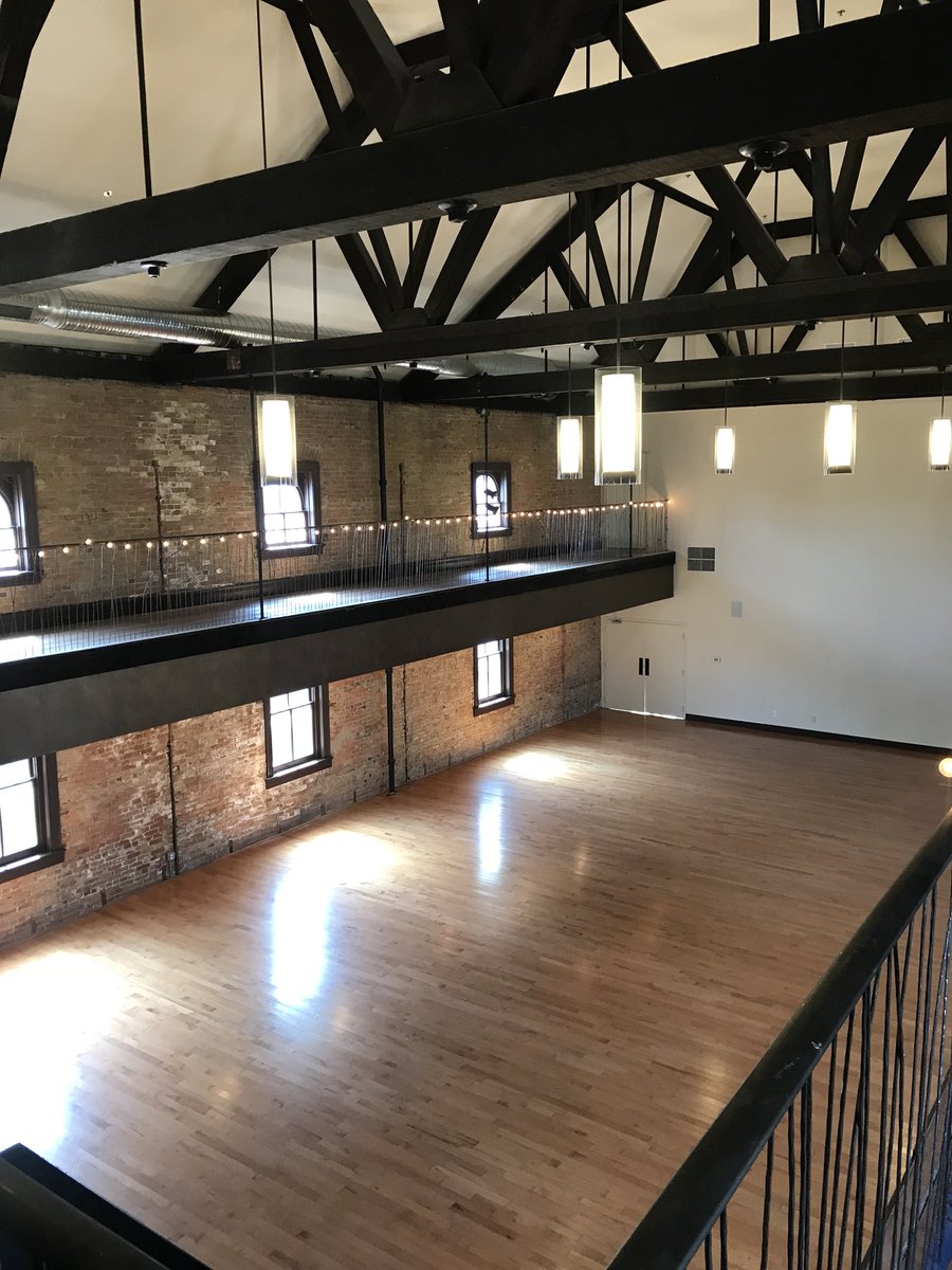 HistoricStJoe's tweet photo. Happy #ThrowbackThursday! We love our restored balcony. Perfect location for pictures, cocktails, or even a DJ setup! #tbt #indianapolisweddings 🥂 https://t.co/mlEfcIN8E0