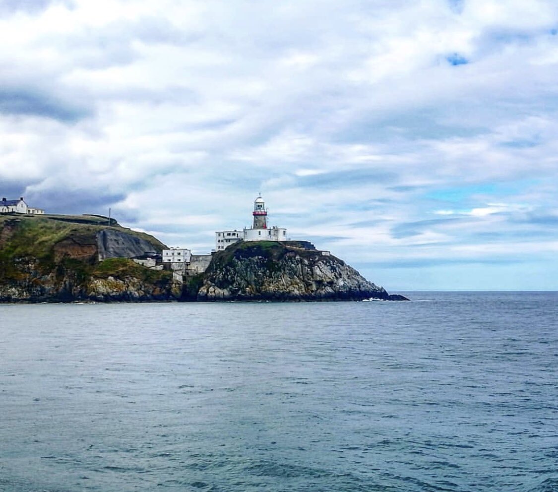 All aboard! 👨🏻‍✈️ August bank holiday special sailings: 
Sat/Sun, 1.30pm Howth to Dun Laoghaire 😎 Book here: rezgo.me/1ru2m