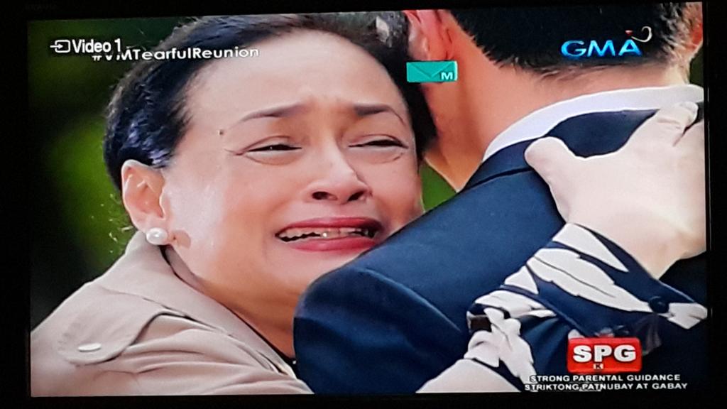 ma1208an's tweet photo. @aldenrichards02 
Those tears...
#VMTearfulReunion 
#ALDUB159WeekswithMCDO https://t.co/CoCYN4rOgm