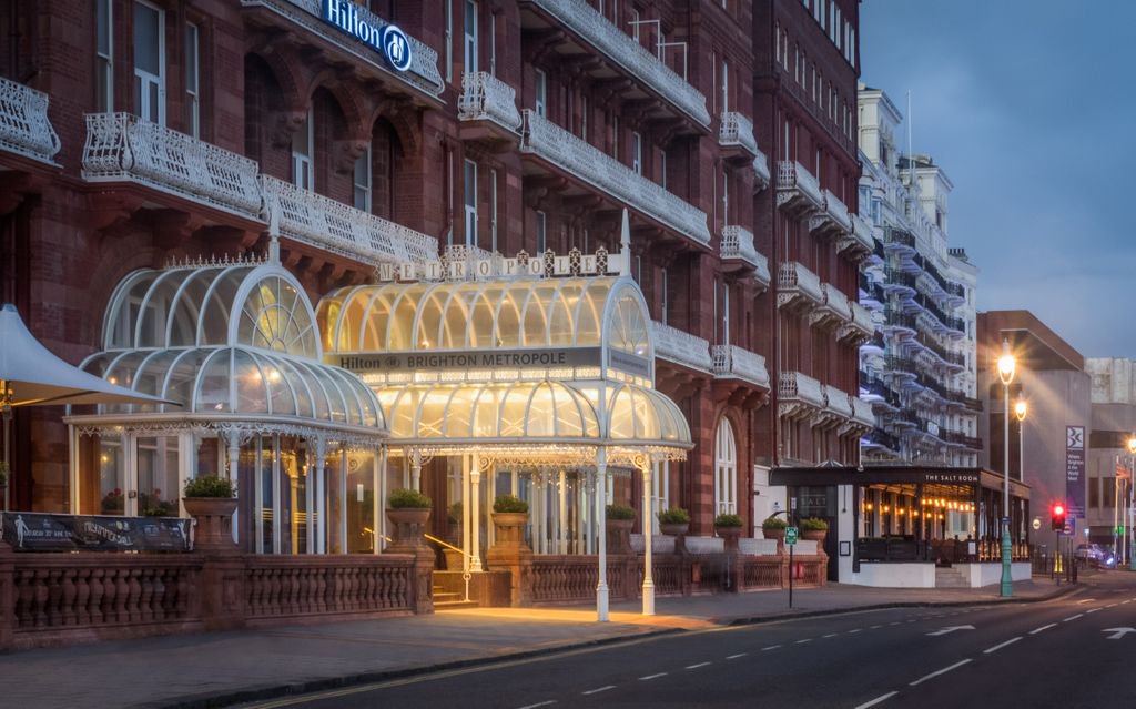 Love_Brighton's tweet photo. Did you know that #Brighton is a foot-friendly city. It takes just 10 minutes to walk from the station to the seafront where you will find great venues and hotels for all your meeting needs. Get in touch https://t.co/YtSthptMcj. #eventprofs https://t.co/mSyzyopkrQ
