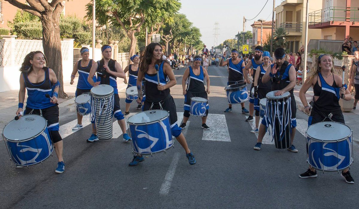 🌞🥁 MERCAT D'ARTESANIA als PALLARESOS! 🌞🥁
Diuen que avui serà un dels dies més calorosos d'aquest estiu i també diuen que avui nosaltres estarem fent sonar els timbals a la Festa Major d'Els Pallaresos!

▶️ 02/08 a les 19:30h a Els Pallaresos.

COMPARTEIX i PARTICIPA! ⬅