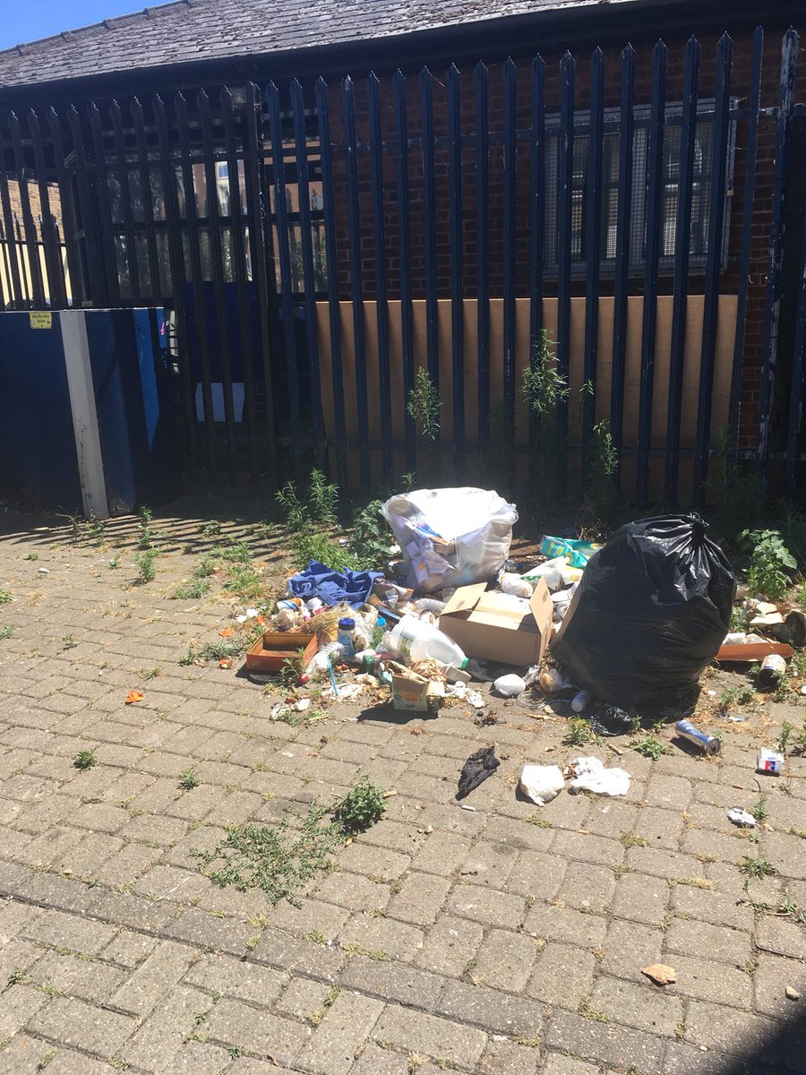 McConnellDesign's tweet photo. @TowerHamletsNow @VickyParkLondon Let’s hope no-one goes via Arbery Road/ corner of Strahan Road. Please take action urgently to resolve refuse issues on this corner #healthandsafety #healthhazard https://t.co/wZGJ0xCtO1