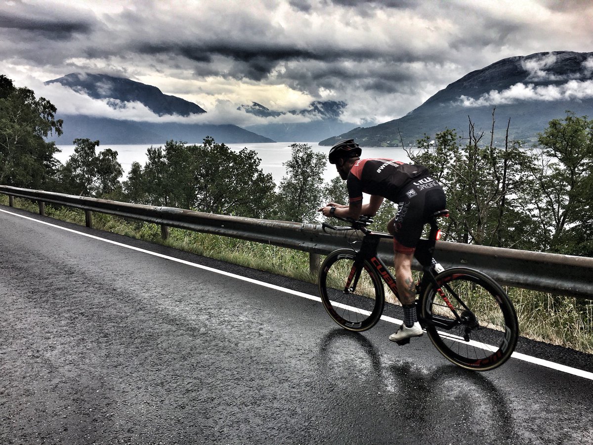The <a href="/RealJonnyGriff/">Jonny Griffiths</a> testing the bike in preparation <a href="/nxtri/">Nikhil Xtri</a> with a great back drop #wct
