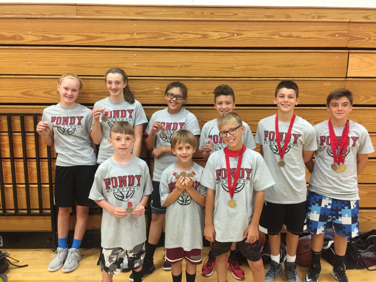 fondyhoops's tweet photo. 2018 SUMMER BASKETBALL CAMP
HUSTLE LEAGUE CHAMPS!! https://t.co/kw4UKijQBT