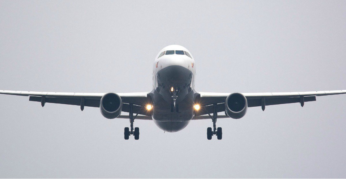 legalbaer's tweet image. Take a nap first, bring out your family bible, and take a sip of your favorite beverage before you make the 1-800 journey. bit.ly/2LJDtrY #aging #flightissues