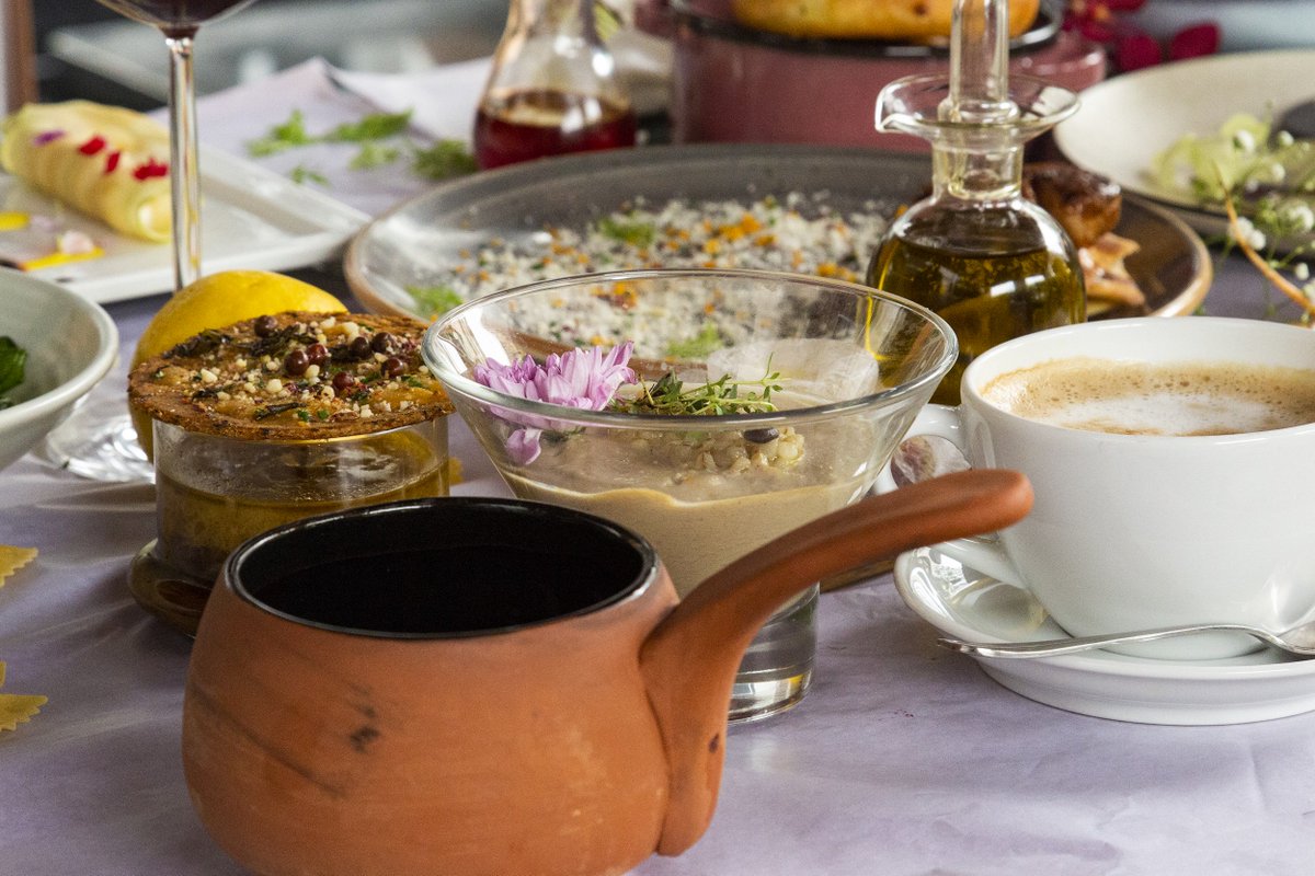 GrandHyattMum's tweet photo. Have you reserved a seat for this 8 course #extravaganza?
Curated by #Italian Chef Alessandro Persico of #Celini and Chef Sarita Pereira of The #Lovefools, don't miss this #magical #culinary #journey across Mare Nostrum.
For details: visit https://t.co/MV1MT9qRGg https://t.co/K0HkGQN66Q