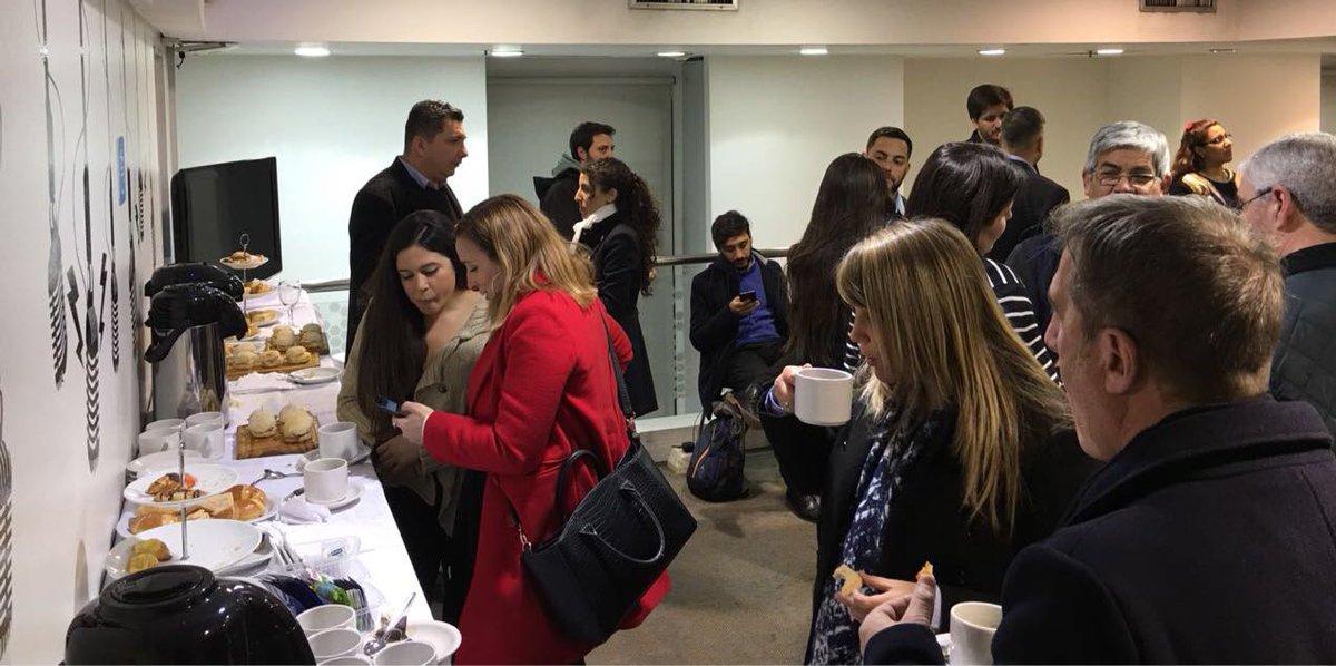 MoviEmpresasArg's tweet photo. Nuestros clientes ya disfrutan del desayuno en una nueva edición de #DigitalTalks2018 #Córdoba https://t.co/cixa3wUTxn