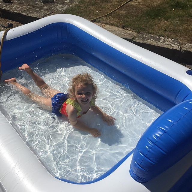 Today we are making the most of our garden, my little mermaid is loving being in the paddling pool #mummyblogger #ukblogger #pblogger #kidsofinstagram #toddlersofinstgram #tribalchat #toddlermummy #mydarlingmemory #thisparentlife #lionessmama #puddingpos… ift.tt/2n5gZTH