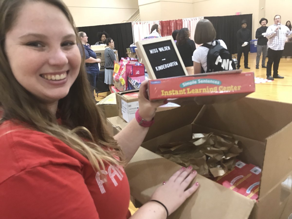 IPSSchools's tweet photo. 🎉THANK YOU to @Connect_CP for delivering Christmas 🎄 in August to our teachers at Clarence Farrington School 61 this morning! Church members donated $50,000+ in teacher supplies &amp; classroom furniture producing a lot of big smiles! #IPSBack2School https://t.co/7p6ZPTBPB4