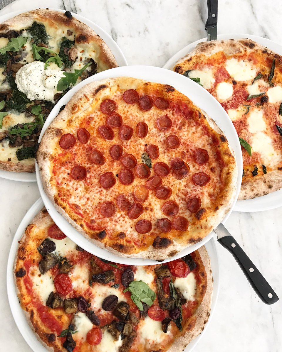 ILFORNELLO's tweet photo. Friday is just a day away. 😉
-
FYI: Our Danforth and Ajax locations has $12 Pizzas, Monday to Thursday, after 4pm and Friday for lunch.  Dine in and off our regular menu only.
-
.
.
.
#pizzakitchen #ilfornello #italiankitchen #pizza #pizzaspecial #pizzalover https://t.co/qm2qmMKcBk