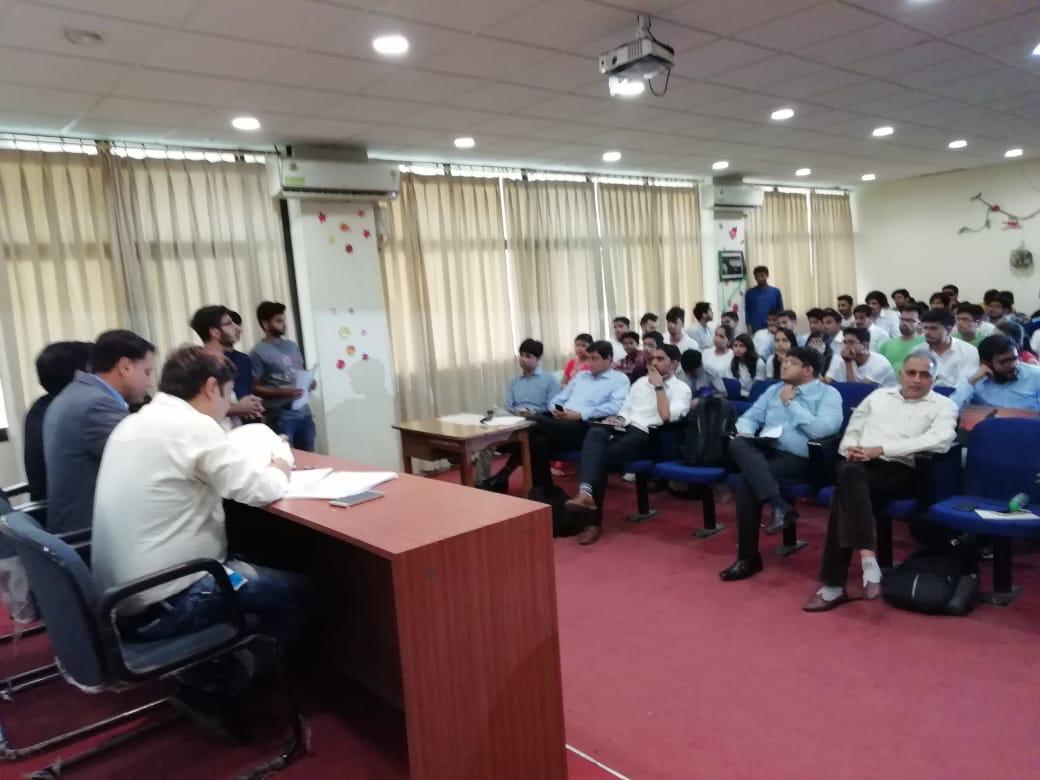 startupindia's tweet photo. Pictures from the Finale Pitching Session organised at SGSITS, Indore. #StartupIndiaMPYatra https://t.co/SvBn28v8Db