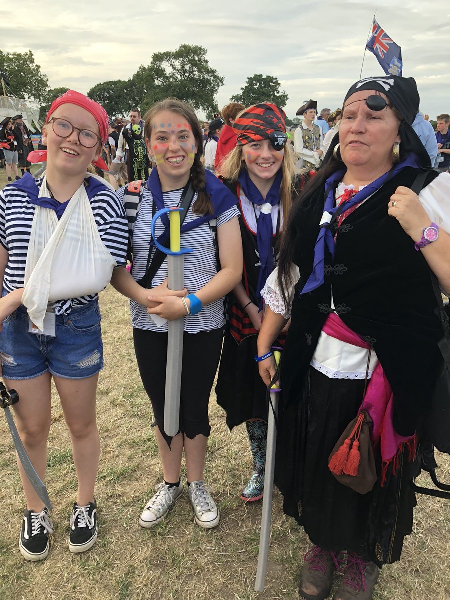 HaslingtonGuid1's tweet photo. Carnival night #pirates #chamboree https://t.co/DgEOY9gMcX