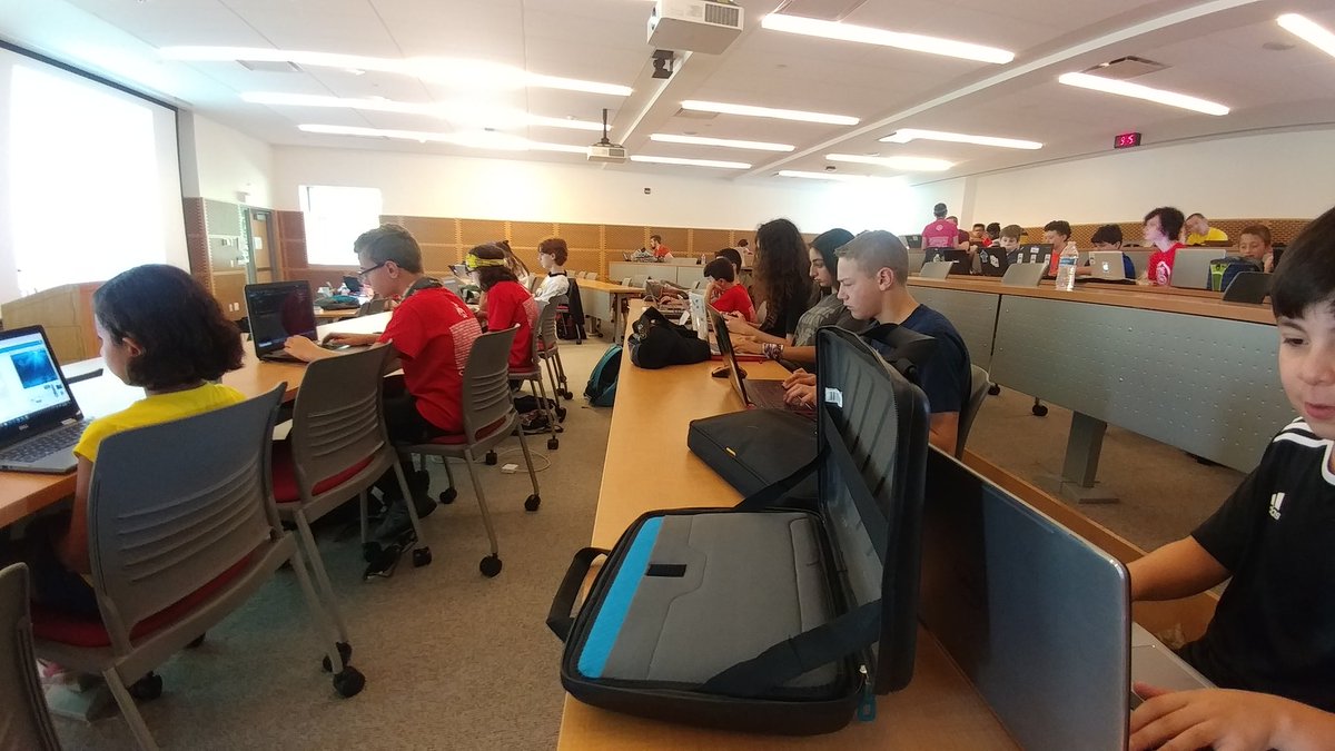 kid_OYO's tweet image. Its hackathon time! #codeLI New #CodeConquest map live, teams collaborating.. T-minus 3 hours 40 minutes till project-based attack phase begins..
