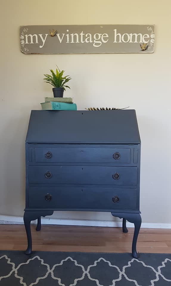 SJChalkPaint's tweet photo. Hands up...how many of you have an old bureau that's just crying out for a little bit of love and attention?
Here are a few from My Vintage Home to give you a few ideas!
#bureau #transformed #reloved #sarahjaynechalkpaint #chalkpaint #upcycled #endlesspossibilities #paintedpretty https://t.co/9a2jeKrPfc