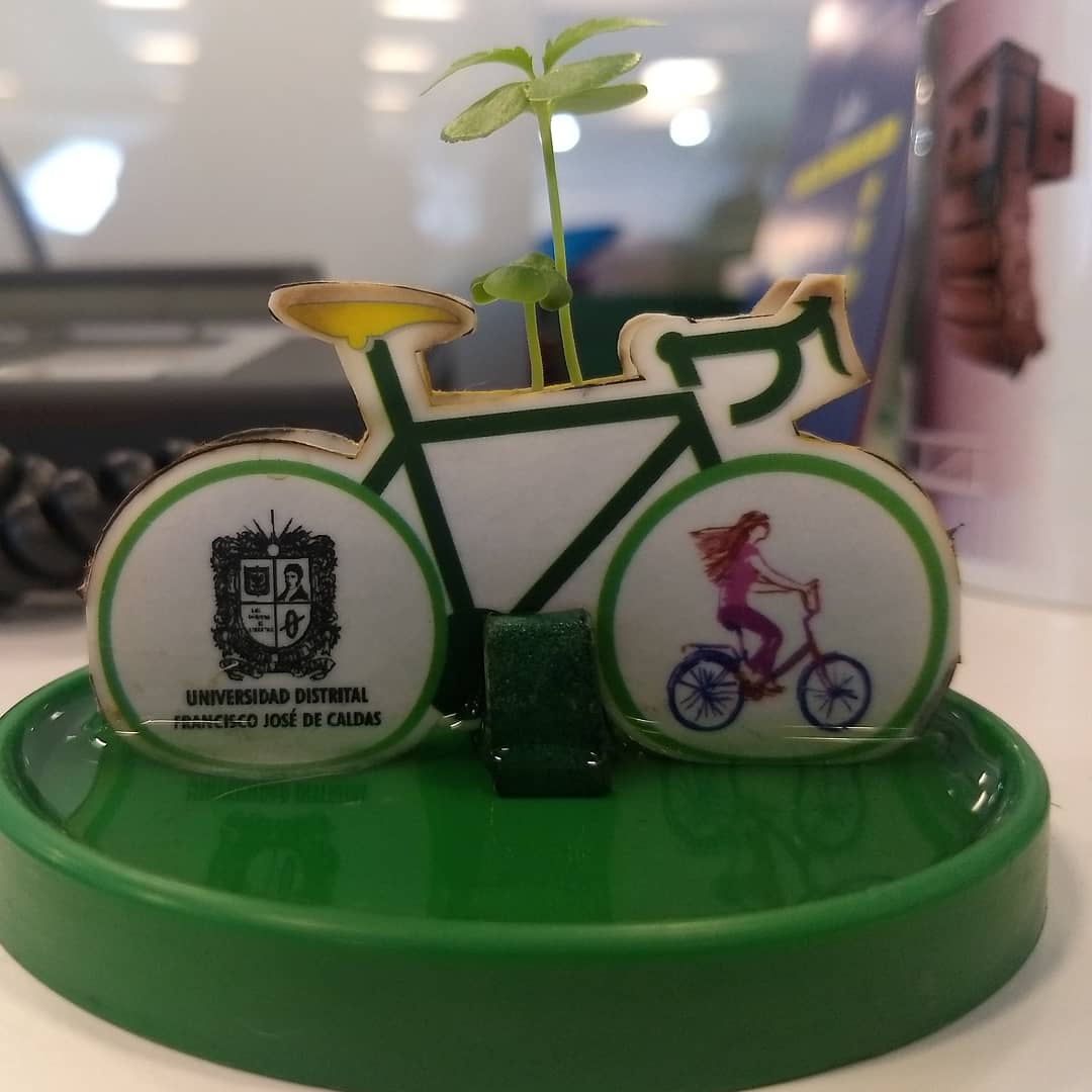 bicionar's tweet image. #Bicionar Espacio de promoción del ciclismo urbano. Por un mundo donde tod@s podamos tener un espacio digno, limpio y seguro para pedalear. en Bogotá, Colombia #bicicleta #CiclismoUrbano #Bici #Ciclismo #Mujer #Universidad #Biciusuarios