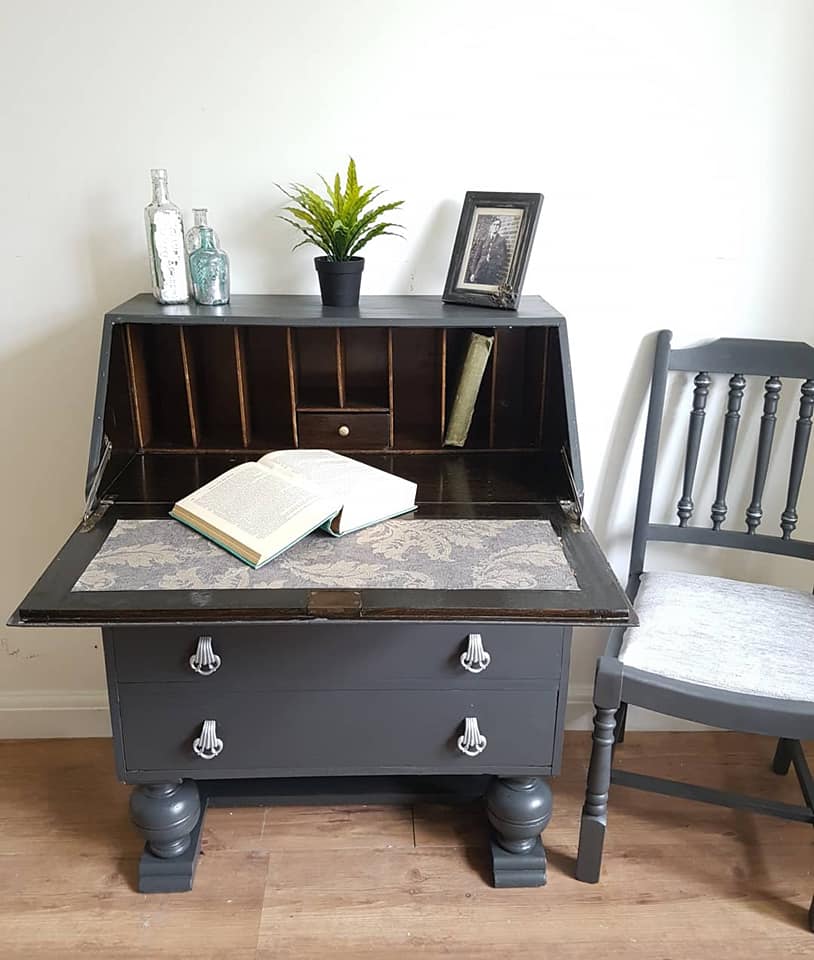SJChalkPaint's tweet photo. Hands up...how many of you have an old bureau that's just crying out for a little bit of love and attention?
Here are a few from My Vintage Home to give you a few ideas!
#bureau #transformed #reloved #sarahjaynechalkpaint #chalkpaint #upcycled #endlesspossibilities #paintedpretty https://t.co/9a2jeKrPfc