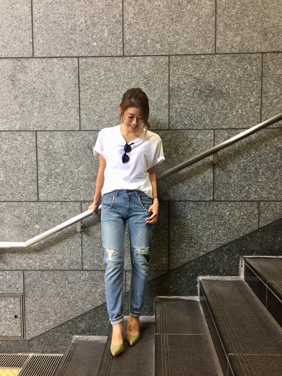 ungrid_kyoto's tweet image. 【 BASICシリーズ👚🐭】

#BASICTee 
O.WHT/GRY/BLK
¥4,212→¥3,000(税込)

大人気のBASICシリーズは
ゆるっとしたサイズ感で
締め付け感もなく
夏にぴったり💓💓

reina ×153cm

#Ungrid #Ungrid京都ポルタ店