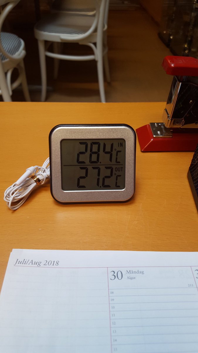 ICKicka83's tweet image. Gårdagens grader. Idag var det "bara" 26.6 på kansliet. #jobbarhemifrån