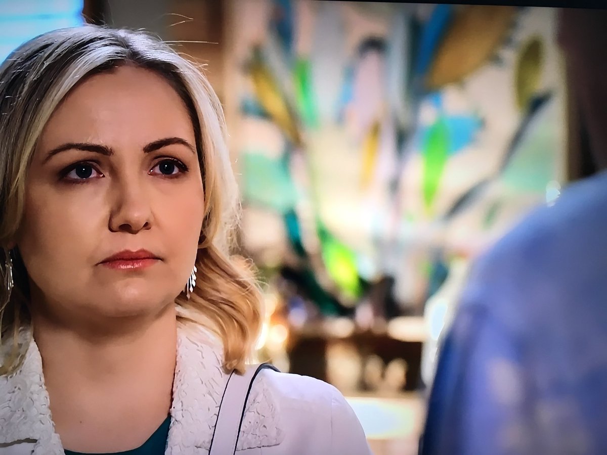 WendyMaguire2's tweet photo. โDid you ever tell Andrea about our first kiss?โ #Neighbours THANK YOU! See this through! Donโt let us down! #DeeBliss @neighbours #RealDee https://t.co/5AETPAcXu9