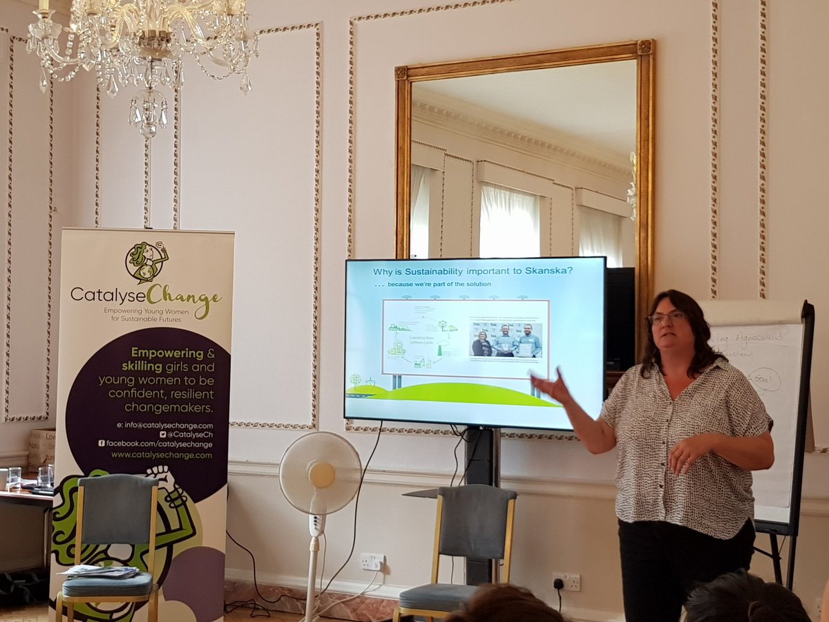 CatalyseCh's tweet photo. How can be #buildings & #construction be #sustainable? Rachel #environment manager @SkanskaGroup is telling us how they reducing #carbonfootprint & increasing #biodiversity #Catalystbootcamp18 #Greencareers #changemakers https://t.co/8DVArryIPZ