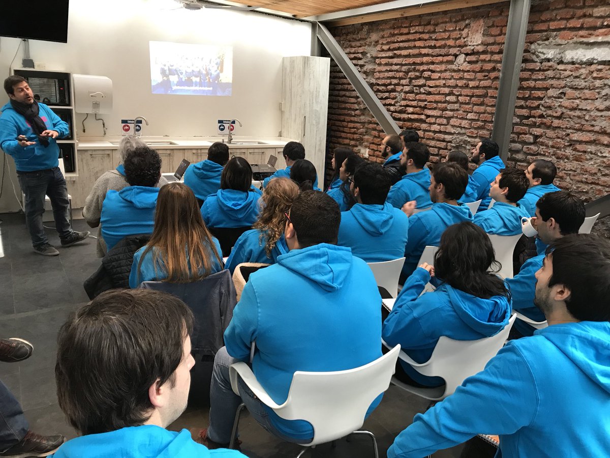 Comenzando nuestra jornada de mitad de año de análisis y proyección en <a href="/colegium/">Colegium</a>. En este segundo semestre seguiremos trabajando para ofrecer #MásTiempoParaEducar