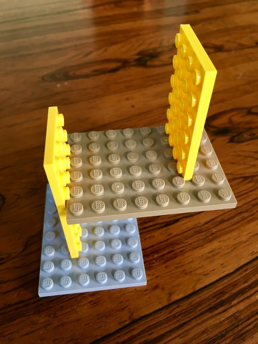 KongenDin's tweet photo. Tenk at jeg måtte bli over åtti før noen fortalte meg at legoplater passer inn i hverandre på høykant. https://t.co/CK0436rjDS