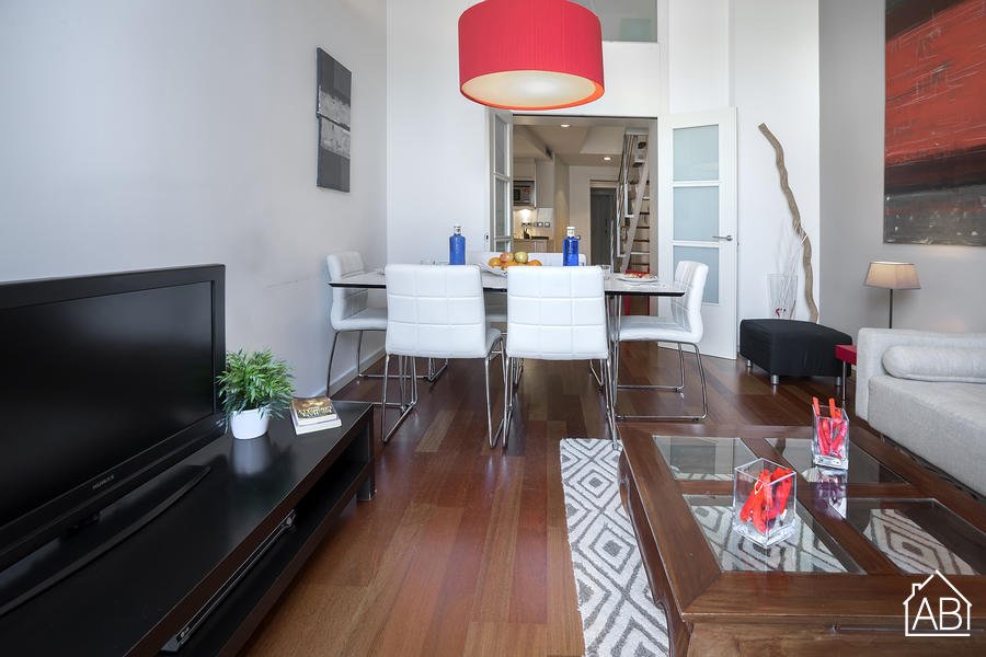 ApartmentBCN's tweet photo. #ApartmentOfTheWeek
Located just steps from Plaça de Catalunya, this duplex apartment is modern yet homely throughout and can accommodate up to 8 guests, making it the perfect base for a weekend away in the Catalan capital!
Apartment reference no.: 2424 🏠
#ABLocalExperts https://t.co/BHFaaSvou3