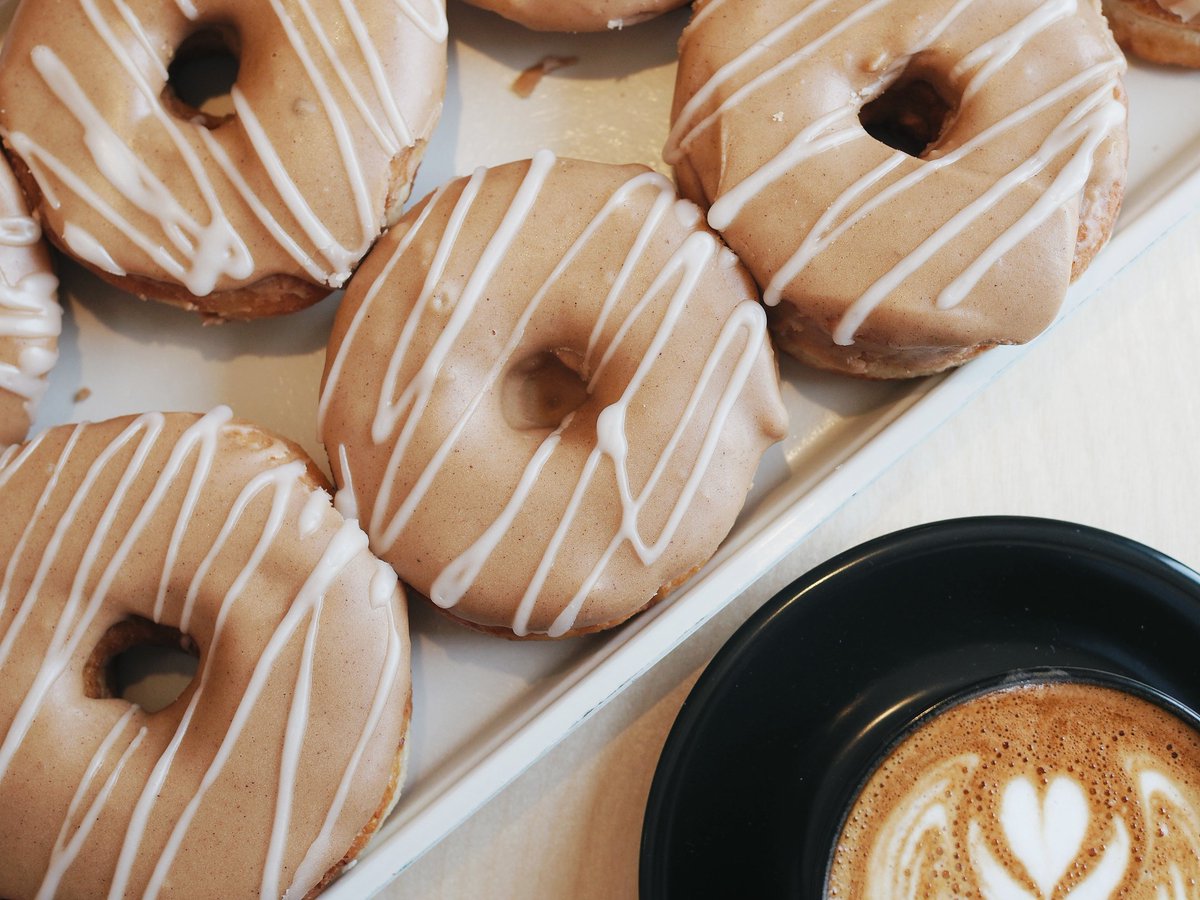 New donut in the case and it's all about ☕☕☕ Try the Cinnamon Coffee (v) donut with a sweet vanilla drizzle, and hey, pair it with an actual coffee while you're at it... it only makes sense!