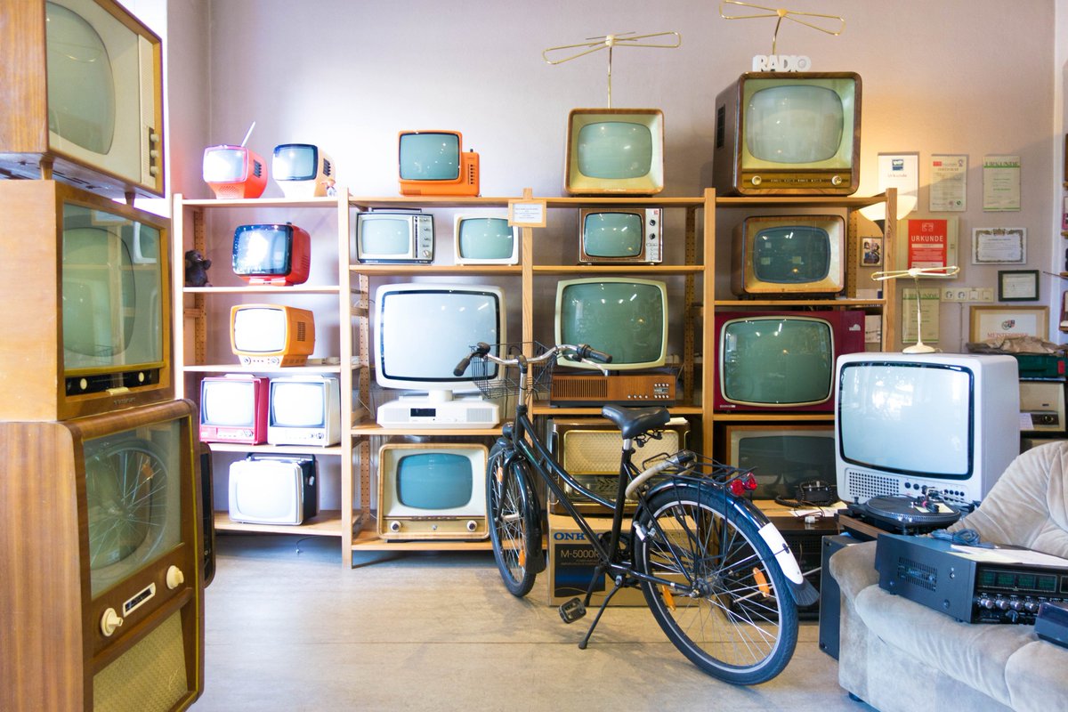 TentComms's tweet photo. Too many screens, everywhere, all the time...
https://t.co/svBghKP04J https://t.co/PuyFKiC1bq