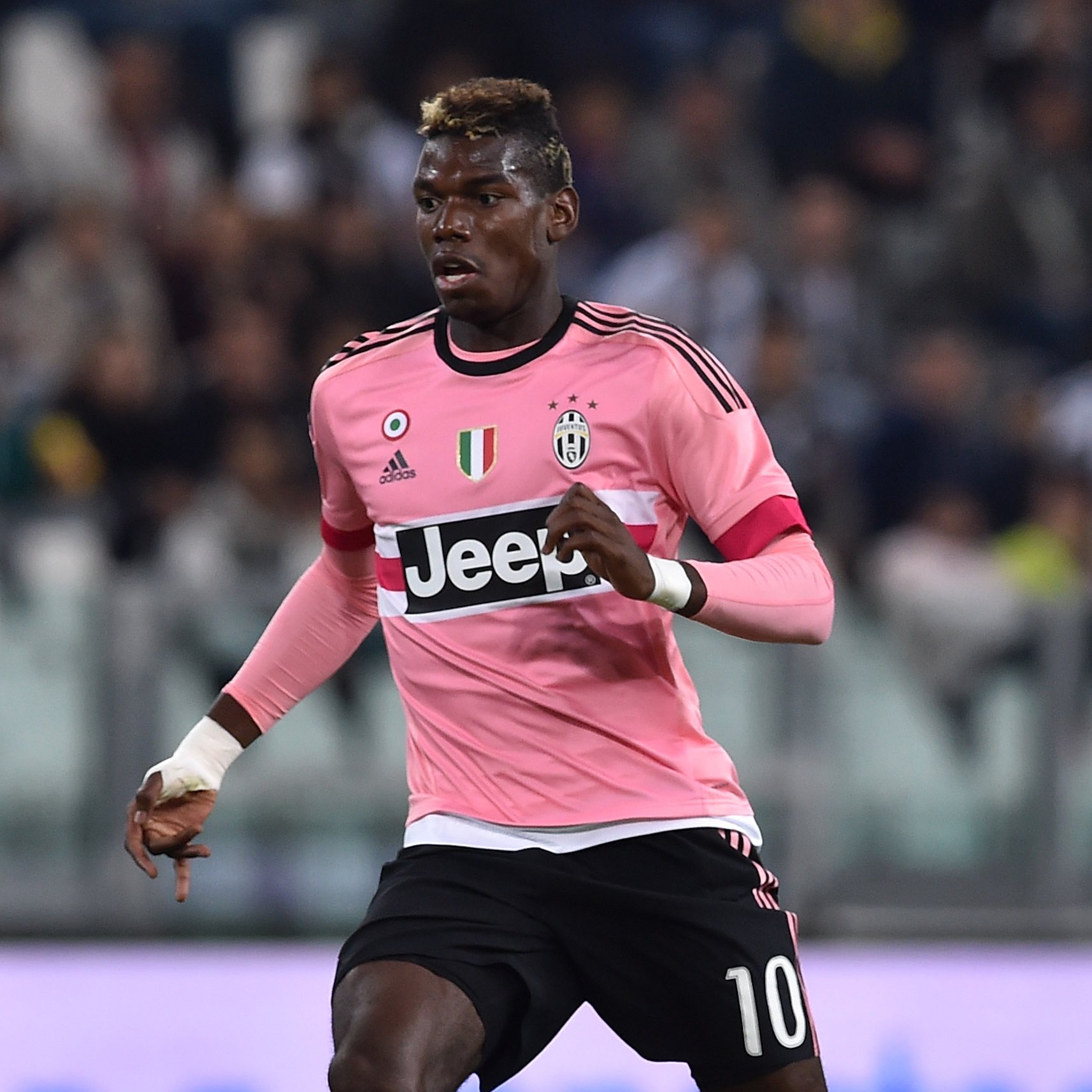 Classic Football Shirts on Twitter: "Juventus in Pink 2015 - The latest  instalment of the Juve pink kit was seen in 2015. It wasn't just made  famous by the big names, such