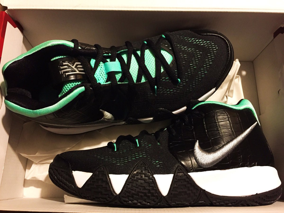 raeraerodrigues's tweet photo. 🔥🔥🔥 @KyrieIrving #kyrie4 #sneakergame https://t.co/yK8jFvDVo1