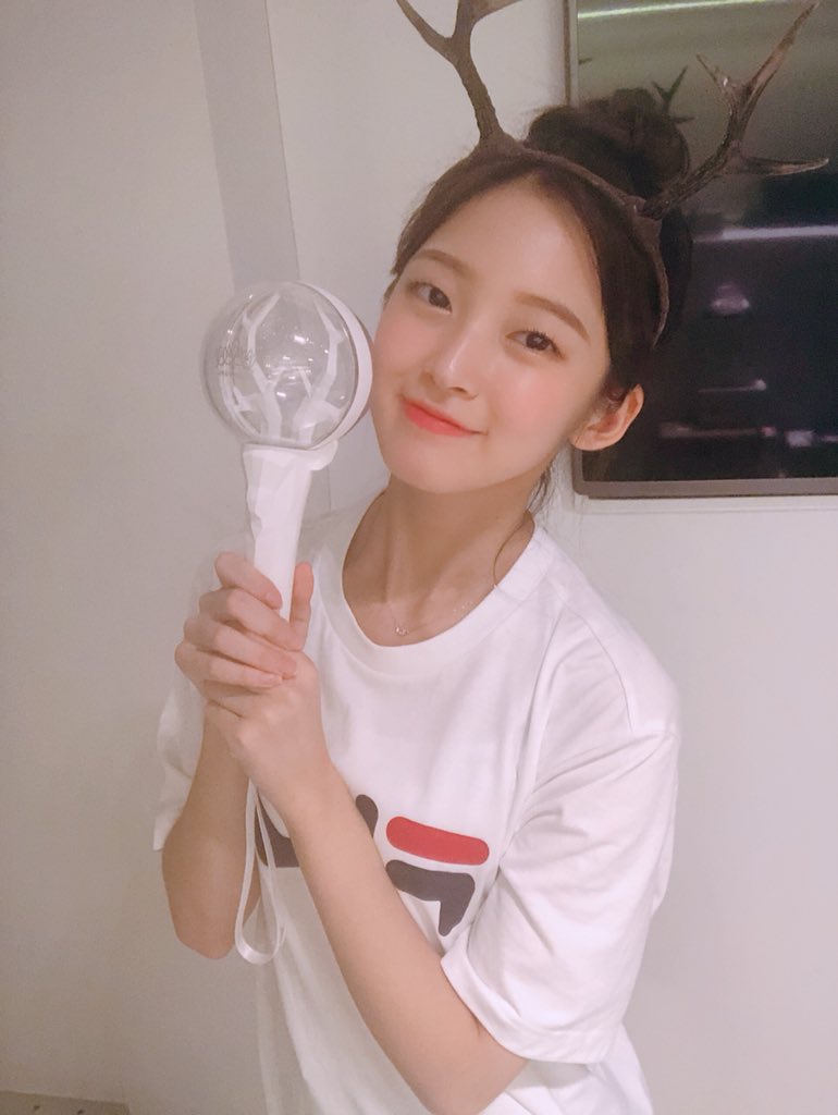 WM_OHMYGIRL's tweet photo. #아린 #우리모두 #디어마이봉 #맘에든다앙 #미라클 #예쁘죠 #드디어 #꺄핳

꺄핳ㅎㅎ 디어마이봉>_< 예쁘죠오오오💕 빨리 미라클한테 보여주고 싶은 마음...😖
오늘두 린나잇해요😴😪❤️ https://t.co/8xjnYiYWym