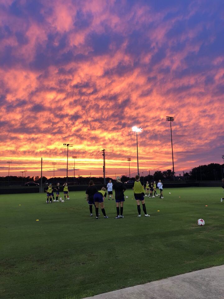 ashleygrimes03's tweet photo. Here’s to a new beginning #wingsup https://t.co/06ntOEDFbL