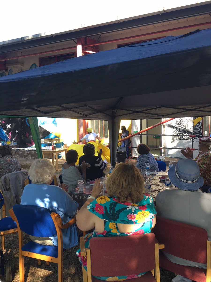 CHESTNUTS CONNECTIONS 🥳 Picnic in the park here at <a href="/ChestnutsCentre/">Chestnuts Community</a>!
#fun #family #picnic #Food #Happiness