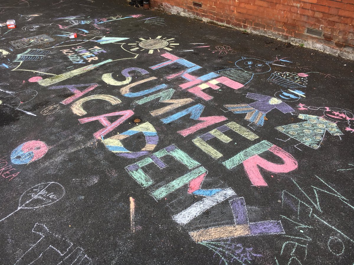 SummerAcademyUK's tweet image. Some epic #arts and #tshirtmaking @SummerAcademyUK this afternoon! Some budding young #artists amongst the 2018 group! #thesummeracademy2018