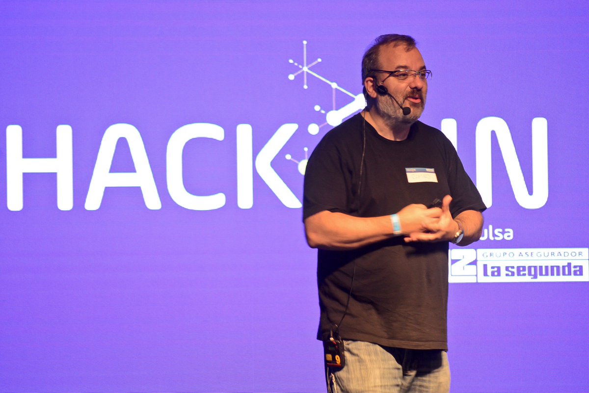 ElHubL2's tweet photo. Dinámicas, charlas, mentorías, show y mucho más!! Así vivimos durante el primer día esta increíble experiencia #Hack2in! @L2_LaSegunda https://t.co/ssgiC6vvUN