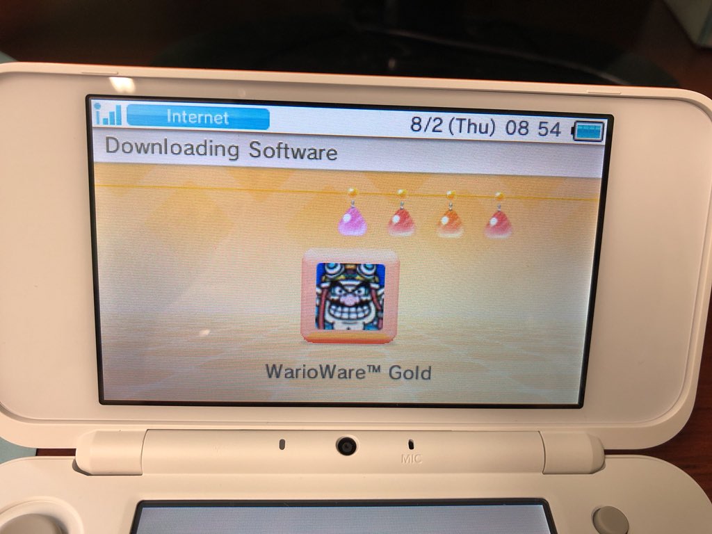 martyestes's tweet photo. *gasp* I’m actually going to pick up my 3DS...... https://t.co/slRXfW3ePu