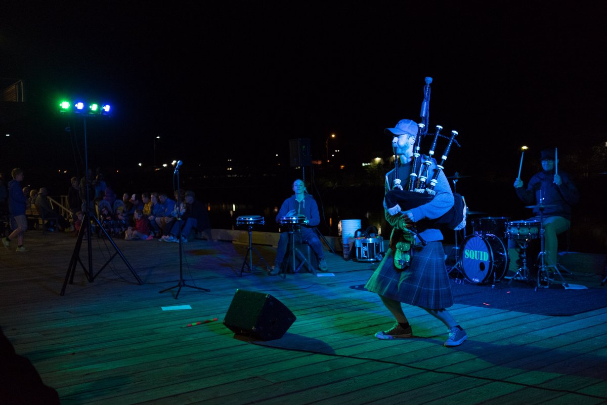 AfterglowBW's tweet photo. A  wicked bagpipe performance from last year's festival! This year the festival will be held on Friday September 28 &amp; September 29! Photo by @MostlyTheCoast #artfestival #afterglow2018 https://t.co/iszzBlfkdM