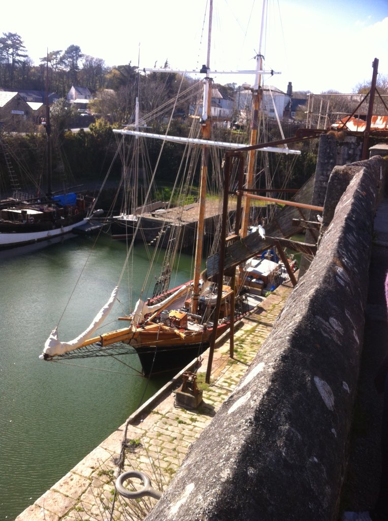 broughstar tweet media