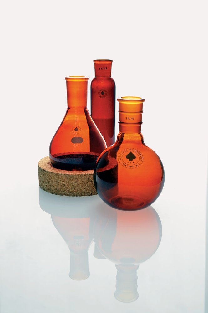 Aceglass's tweet photo. Amber flask array! #aceglass #aceglassinc #reflection #amber #amberglass #glassthatlasts #labmania #labglass #glassware https://t.co/xcGREqs1Yd