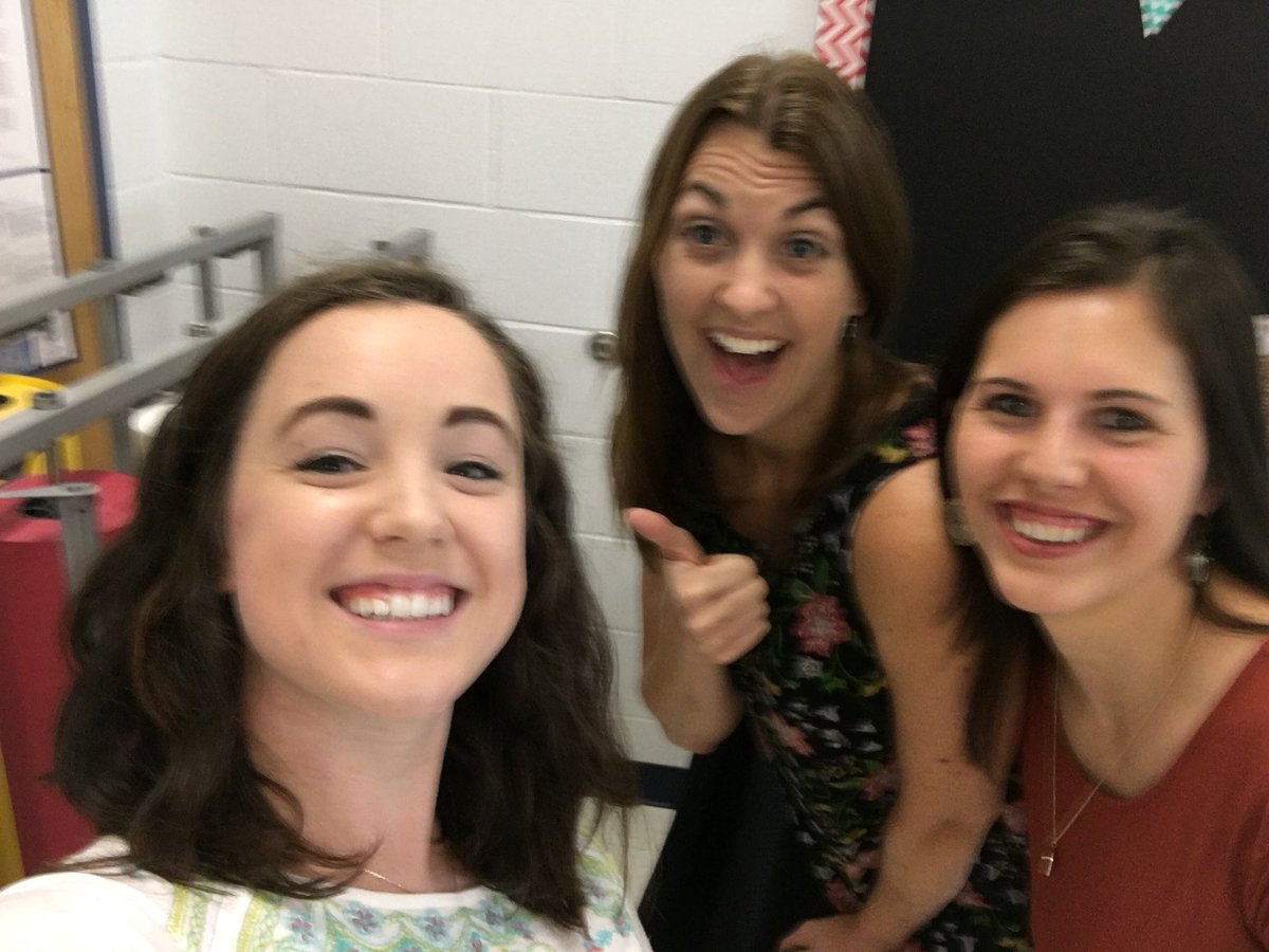 MrsFitch_PVES's tweet image. Selfie with the butcher paper! #pvespride #firstbest @pvespride